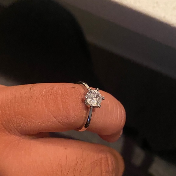 Round Cut Engagement Ring Beautiful Sterling Silver Stamped 925 Austrian Crystal - Picture 4 of 13